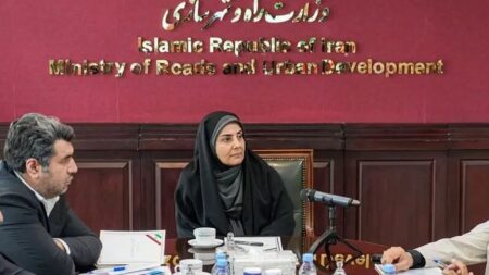 لزوم ورود حمل و نقل راه آهن( ریل) و افزایش پروازها به جیرفت