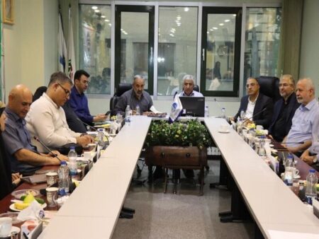 مجلس پای کار گردشگری ایران بیاید/ وام و تسهیلات نمی‌خواهیم