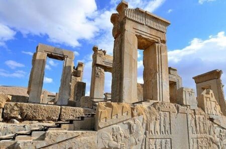 ارکستر سمفونیک ارمنستان در تخت جمشید / ارامنه ای ایران می‌خوانند