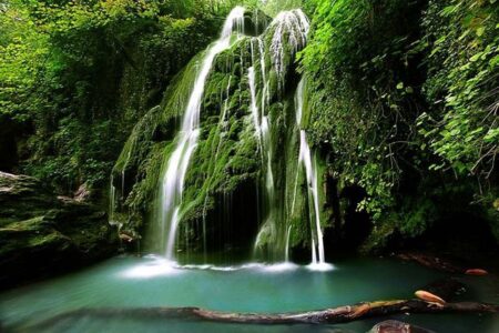 راهنمای سفر یک‌روزه به آبشار شاهاندشت