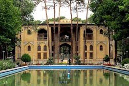 صدور سند رسمی مالکیت عرصه و اعیان کاخ «هشت بهشت» اصفهان پس از ۵۰ سال
