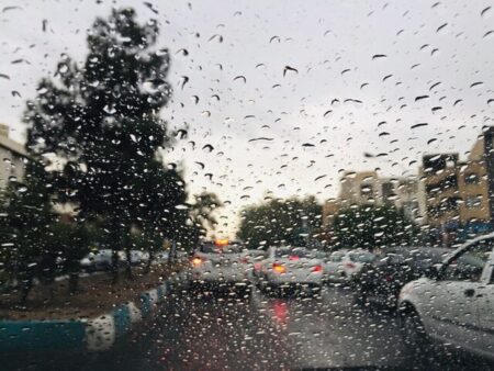 کاهش دما و بارش باران در دو استان