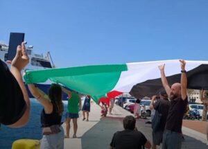 ادامه مخالفت یونانی‌ها با ورود گردشگران