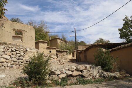 بافت تاریخی روستای گردشگری کندازی مرودشت بازسازی شد