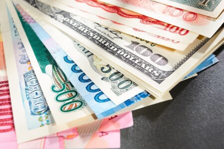 مودار تغییرات نرخ ارزهای خارجی شامل دلار، یورو، درهم، پوند و فرانک سوئیس در بازار آزاد ایران در روز سه‌شنبه با تحلیل روند نوسانات.