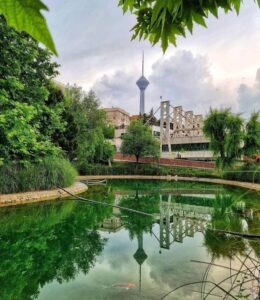 پارک‌های تهران, دسترسی با مترو, فضای سبز شهری, بوستان‌های پایتخت, مسیرهای پیاده‌روی, پارک آب و آتش, پارک طالقانی, پارک هنرمندان, پارک شهر, پارک بعثت, پارک ولایت, پارک ارم, پارک دانشجو, پارک چیتگر, پارک لاله, پارک رازی, بوستان گفت‌وگو, ایستگاه مترو, تفریح شهری, گردشگری تهران