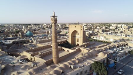 حفاظت از عرصه و حریم آثار تاریخی با گردشگری میراث محور ممکن است
