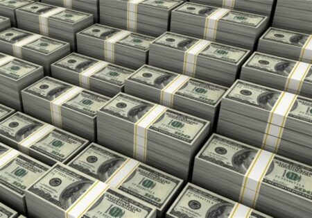 نرخ روز دلار و یورو در بازار آزاد و صرافی بانک ملی – ۲۴ مرداد