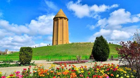 برج تاریخی رادکان نمادی از تاریخ، فرهنگ و علم ایرانیان است