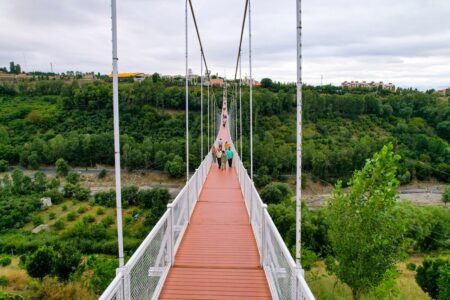 پل معلق در دل دره زیبای خیاوچای