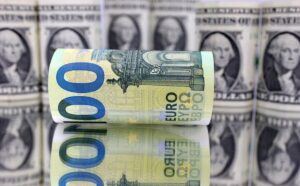 جدول قیمت دلار و یورو در بازار آزاد و مرکز مبادله ارزی ایران در تاریخ ۲۷ مرداد ۱۴۰۴"