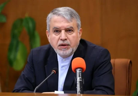 وزیر میراث فرهنگی، گردشگری و صنایع‌دستی از افزایش ۴۸ درصدی ورود گردشگران خارجی در سال جاری خبر داد.