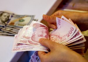 رانت ارزی زیر چتر گردشگری | فرهیختگان: ارز دولتی را به مسافران ترکیه ندهید