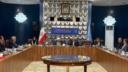 پاک کردن تصویر غلط از ایران اولویت رایزن‌های فرهنگی باشد