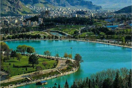 شب‌های پاییزی کیو؛ انعکاس آرامش در آینه دریاچه خرم‌آباد