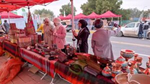 حضور هنرمندان ایلامی در نمایشگاه صنایع دستی شهر کوت عراق