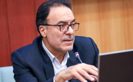 نماینده اراک: توریسم درمانی و معیشت کادر درمان، دو محور حیاتی سلامت کشور
