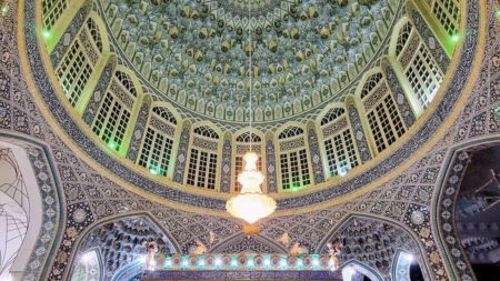 هشدار اداره میراث کاشان به رییس هیات امنای امامزاده درب زنجیر: تخریب غیرقانونی متوقف شود