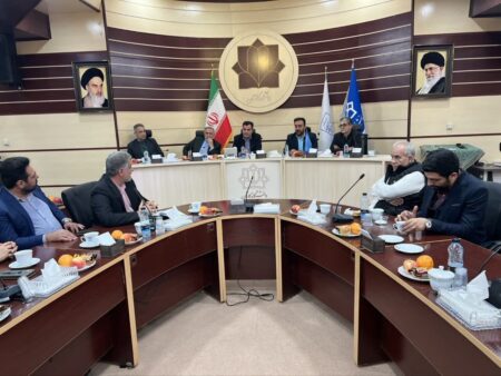 امضای تفاهم‌نامه همکاری گردشگری و فرهنگی بین شهرستان‌ کاشان و استان قم”