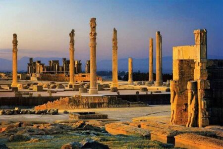 پیگیری قاطع تخلف در مجموعه جهانی تخت جمشید