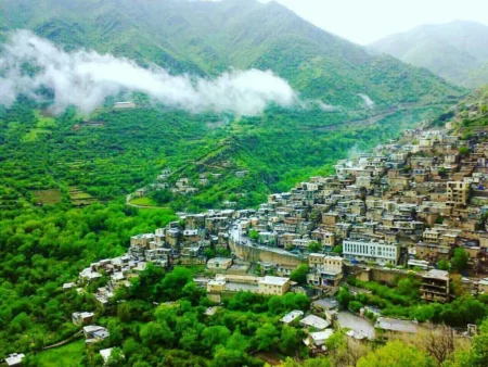 مزیت رقابتی گردشگری ایران در عصر گرانی سفرهای خارجی